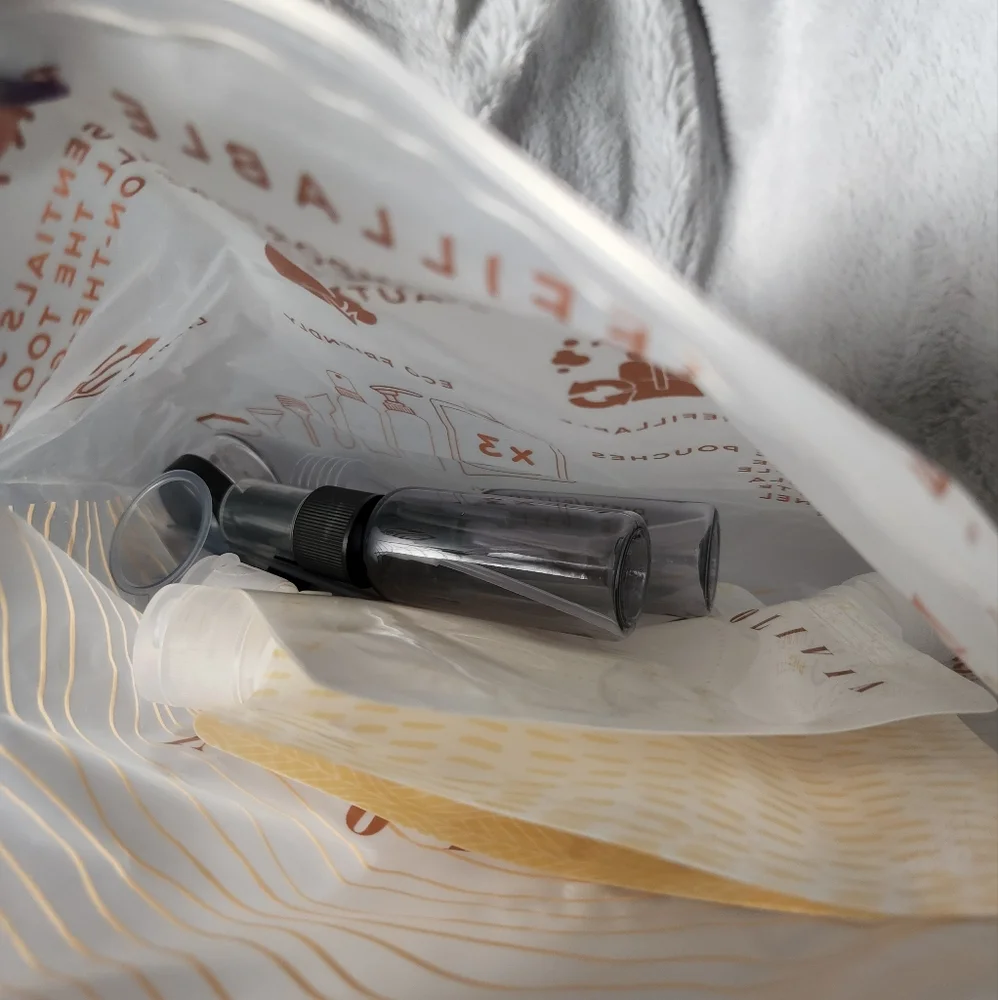 Ivy Olivia | 9-Piece Travel Kit - Picture 2 of 4